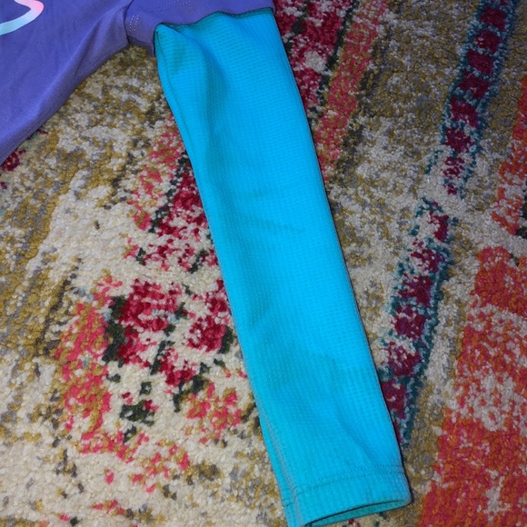 Under Armour long sleeve tee - Picture 2 of 6